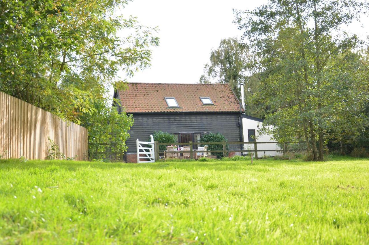 Villa Wheelwright'S Barn Halesworth Esterno foto